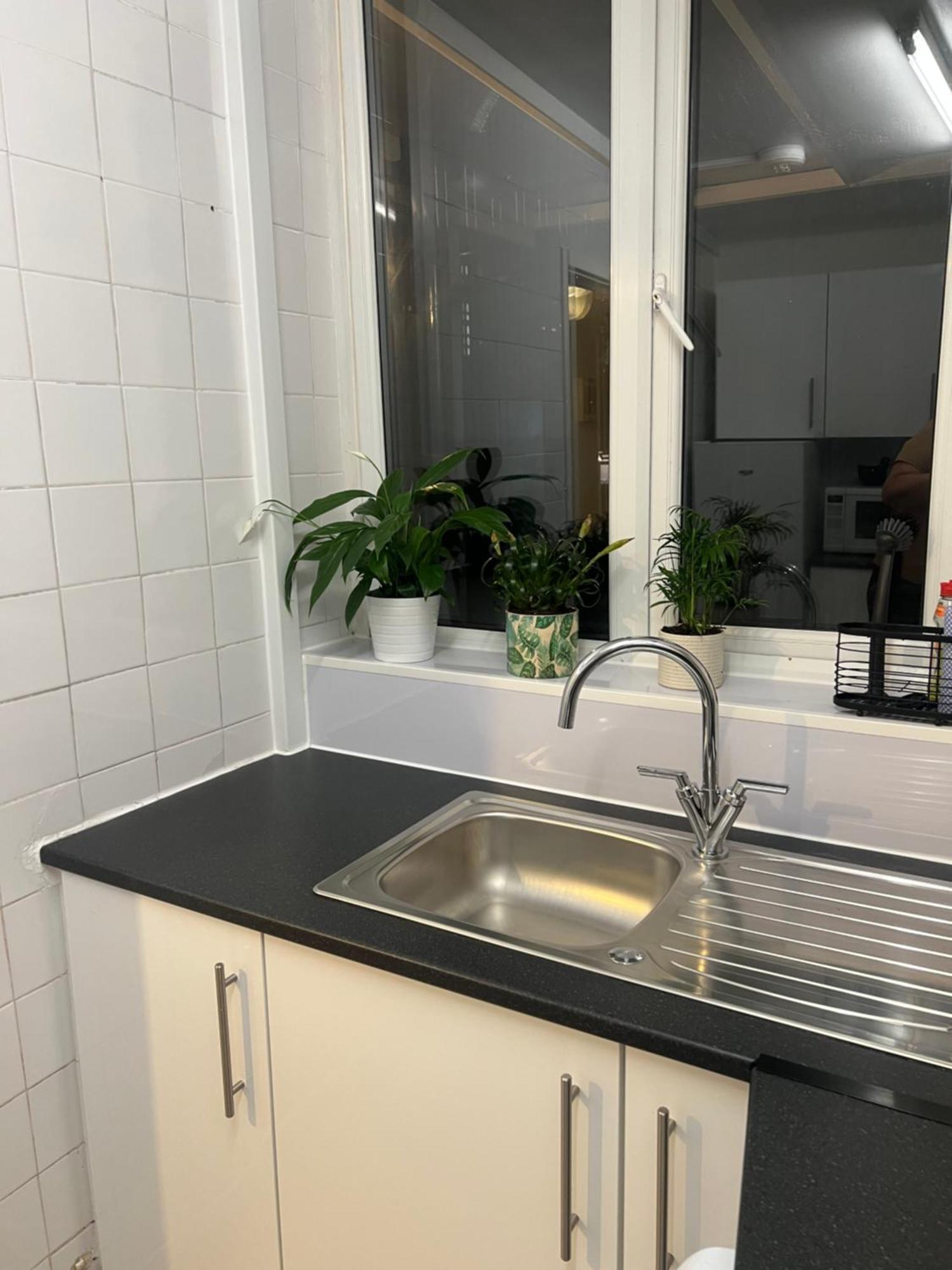 Great In Camberwell Apartment