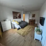Great Apartment In Camberwell